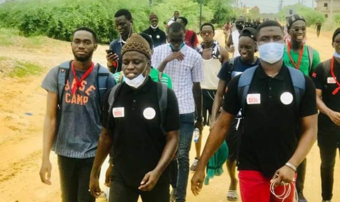 L’étudiant évacué va mieux, les autres poursuivent la marche vers Dakar