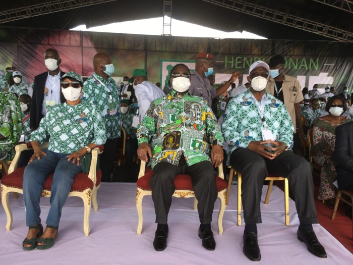 Côte d'Ivoire - Bédié investi, montre son programme et attaque Ouattara