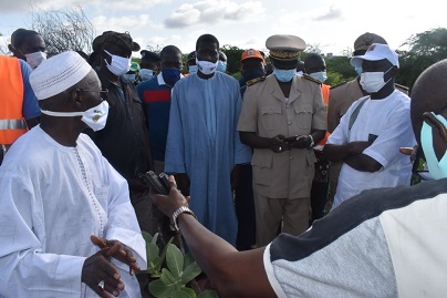 Le ministre Aly Ngouille Ndiaye en tournée dans les zones inondées : les images d’une visite de travail