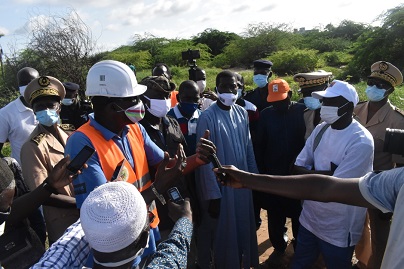 Le ministre Aly Ngouille Ndiaye en tournée dans les zones inondées : les images d’une visite de travail