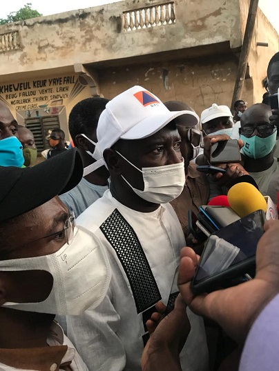 Le ministre Aly Ngouille Ndiaye en tournée dans les zones inondées : les images d’une visite de travail