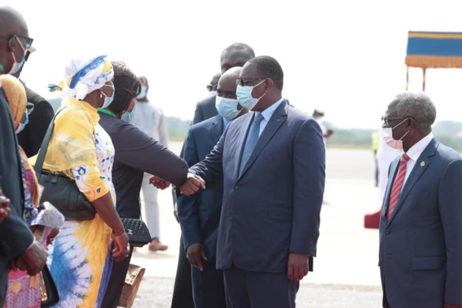Accra: Arrivée de Macky Sall pour la réunion spéciale de la Cedeao (Photos)
