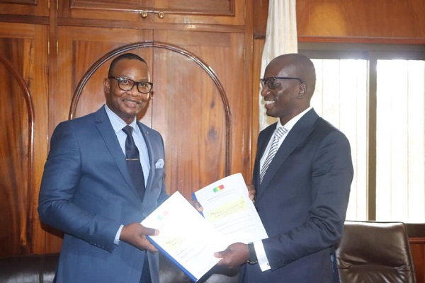 Direction générale de Dakar Dem Dikk: Passation de service dans une atmosphère détendue