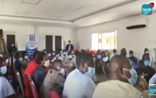 Opportunités des DAC, de la maison de jeunesse et de la citoyenneté : une session de partage et de formation suscite l’intérêt de jeunes dakarois Opportunités des DAC, de la maison de jeunesse et de la citoyenneté : une session de partage et de formation suscite l’intérêt de jeunes dakarois