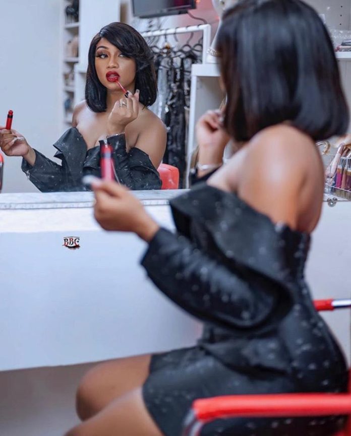 Admirez les nouveaux clichés sexy de la chanteuse Astar (Photos)