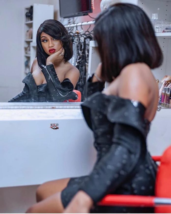 Admirez les nouveaux clichés sexy de la chanteuse Astar (Photos)