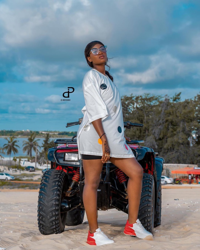 Mame Diarra de Sen Petit Gallé s'affiche toute élégante, lors de son dernier shooting (Photos)