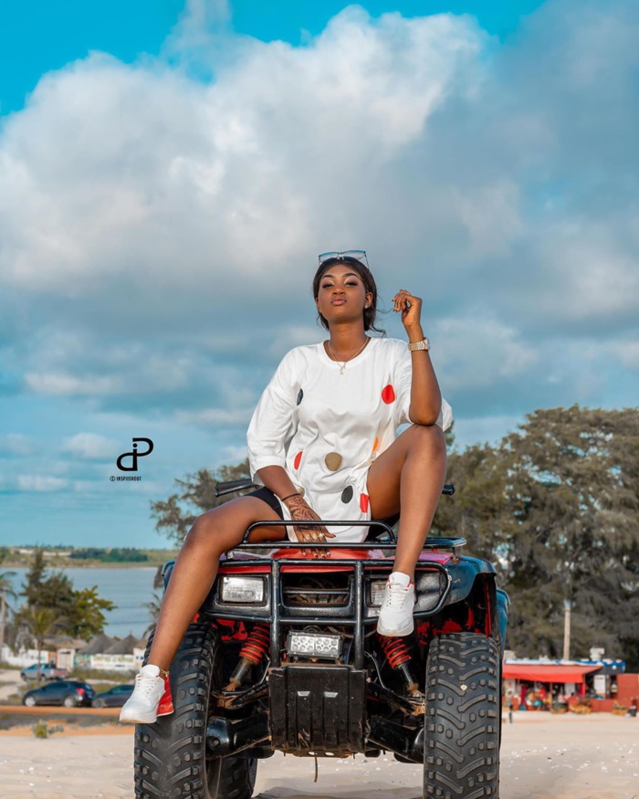 Mame Diarra de Sen Petit Gallé s'affiche toute élégante, lors de son dernier shooting (Photos)