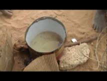 [Vidéo] Des talibés soignent eux-mêmes leurs dents