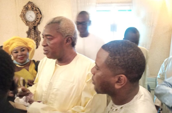 Bonne couverture DMédia du Grand Magal: Bougane Guèye Dany en visite et quête de bénédiction chez les guides religieux