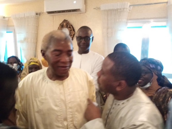 Bonne couverture DMédia du Grand Magal: Bougane Guèye Dany en visite et quête de bénédiction chez les guides religieux