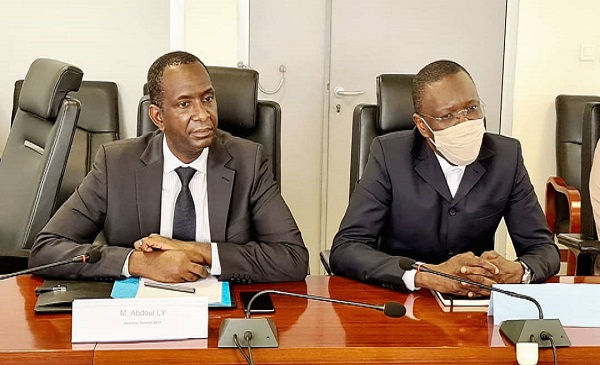 Visite de travail à Abidjan : Abdoul Ly , le DG de l’ARTP, honoré aussi parrain de la « promotion 2020 » de l'EMSP Visite de travail à Abidjan : Abdoul Ly , le DG de l’ARTP, honoré aussi parrain de la « promotion 2020 » de l'EMSP