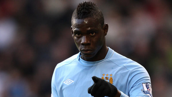 Man. City: Balotelli attaque son club