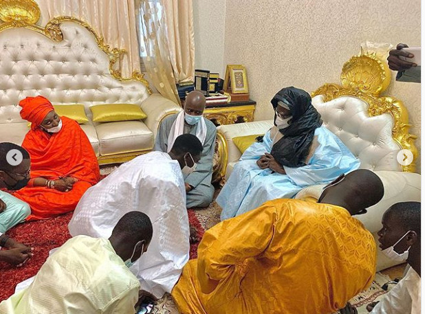 Le fils de Aly Ngouille Ndiaye chez le khalife général des mourides (Photos)