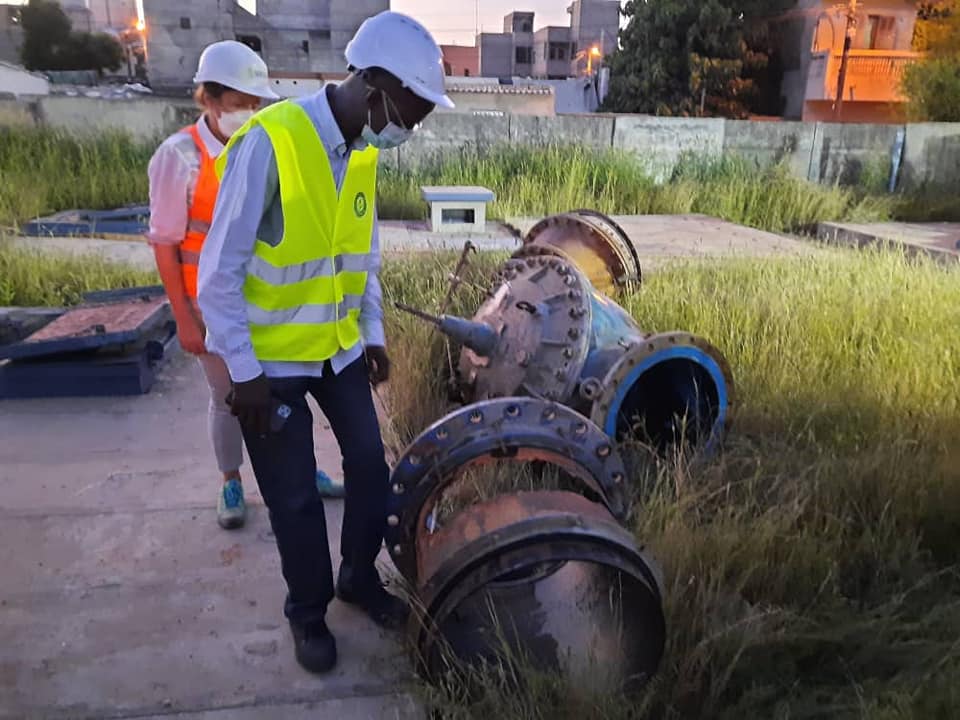 OPÉRATION DE RENOUVELLEMENT DE PIECES A L'USINE DU POINT B (Dakar, Front de Terre)