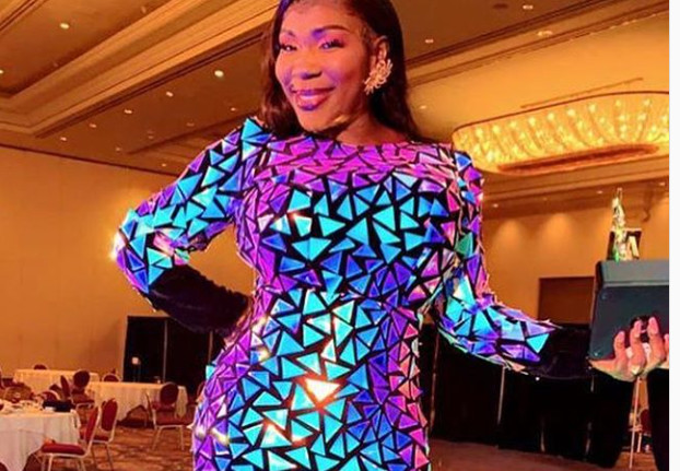 Las Vegas: Appréciez la robe glamour de Ndiolé Tall au Sénégal fashion week !