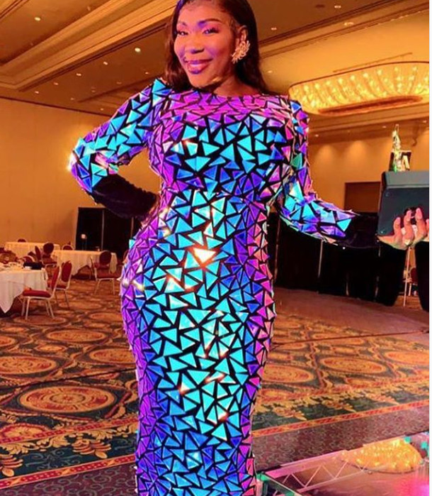 Las Vegas: Appréciez la robe glamour de Ndiolé Tall au Sénégal fashion week !