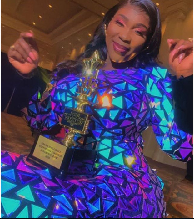 Las Vegas: Appréciez la robe glamour de Ndiolé Tall au Sénégal fashion week !