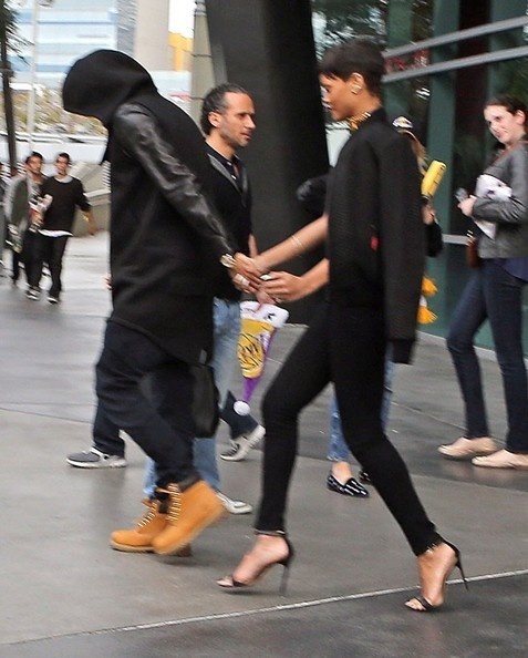 Rihanna et Chris Brown : Ils officialisent enfin leur amour au grand jour ! Photos