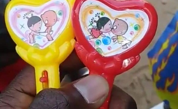 Promotion de la débauche enfantine: Le Directeur du Commerce demande le retrait de bonbons à caractère érotique