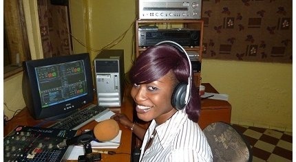 Sister Tima, animatrice à coorkat FM THIES