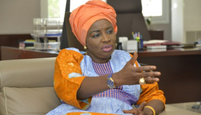 Ejectée du CESE: Aminata Touré quitte tous les groupes ‘’WhatsApp’’ de l’APR