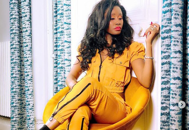 (Photos) Queen Biz dans un nouveau look qui déchire, regardez ! (Photos) Queen Biz dans un nouveau look qui déchire, regardez !