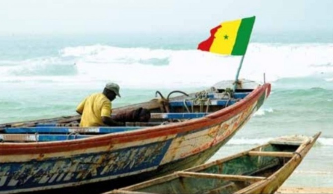 ILES CANARIES ARRIVÉE, HIER, DE DEUX PIROGUES SÉNÉGALAISES ILES CANARIES ARRIVÉE, HIER, DE DEUX PIROGUES SÉNÉGALAISES