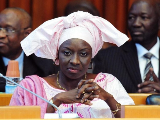 Mimi Touré: "En politique, on n'est pas assis à regarder les trains passer !"