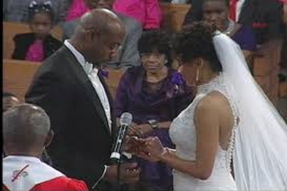 Mariage d’Oulèye Ndoye: L’ex épouse de Raphaël Gamaliel Warnock, principal candidat démocratique au Sénat de Géorgie