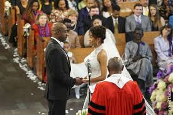 Mariage d’Oulèye Ndoye: L’ex épouse de Raphaël Gamaliel Warnock, principal candidat démocratique au Sénat de Géorgie