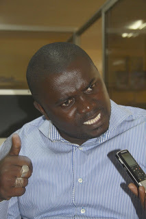 PA MALICK FAYE, DIRECTEUR DE PUBLICATION DE « DAILY OBSERVER » DE LA GAMBIE   « Je suis persécuté par le président Yaya Jammeh »