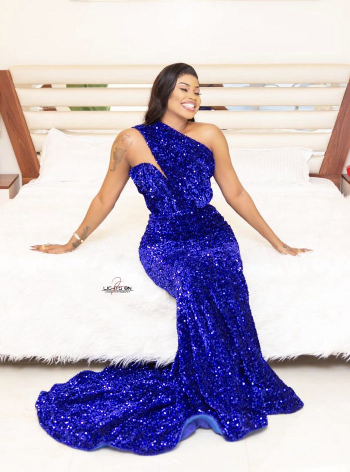 Hanches bien taillées, robe de gala: Marichou, une vraie Jongoma qui brille de mille feux