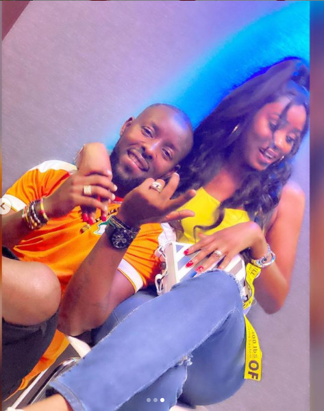 Photos - Ces clichés de Queen Bizz avec l'artiste ougandais Eddy Kenzo, font polémique