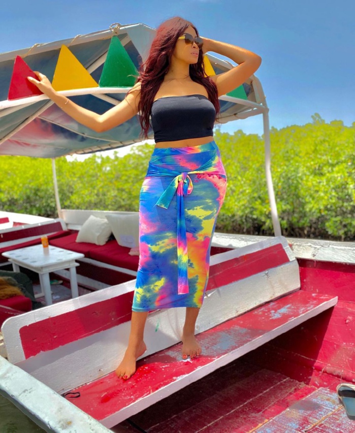 Appréciez les clichés les plus sexy de Miss Seynabou Toure « Wiri Wiri » (Photos)