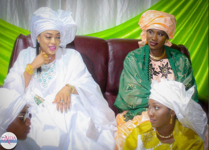 De retour à Dubaï, Sokhna Aida Diallo et ses coépouses débarquent en fanfare De retour à Dubaï, Sokhna Aida Diallo et ses coépouses débarquent en fanfare