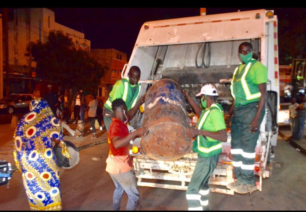 Lancement de l'opération de collecte nocturne des déchets à Dakar. (Photos)