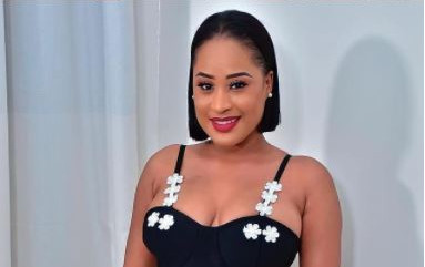 Ester Ndiaye dans une robe qui déchire grave, regardez !
