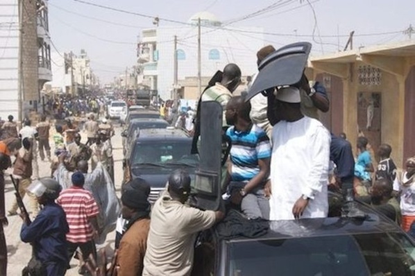 Les anciens agents de sécurité de Macky Sall devant le Palais de la République