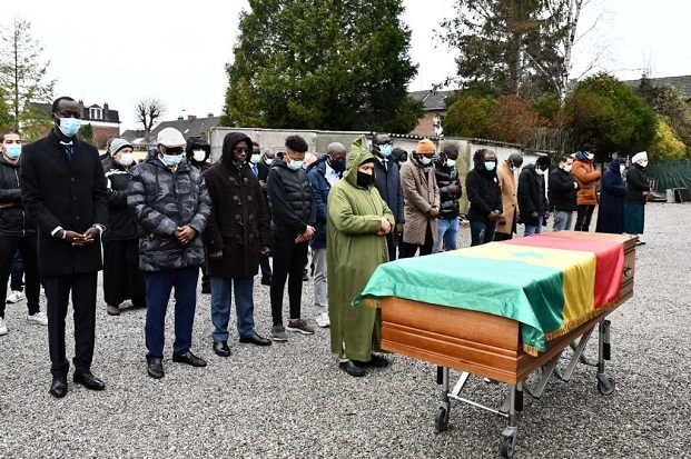 Derniers hommages à Papa Bouba Diop: Sa femme, ses enfants et les anciens joueurs sénégalais de 2002 en larmes