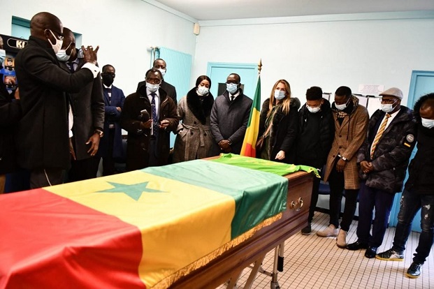 Derniers hommages à Papa Bouba Diop: Sa femme, ses enfants et les anciens joueurs sénégalais de 2002 en larmes