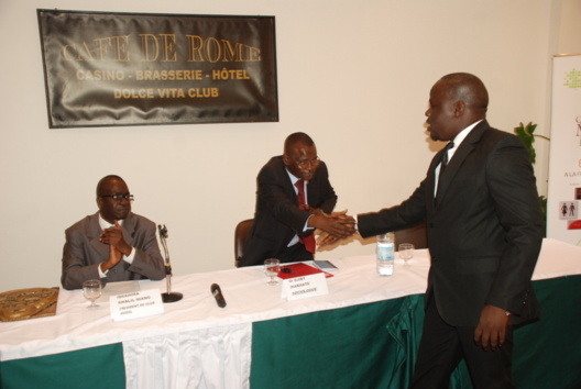 Mamadou Ndoye Bane primé citoyen modèle par le club Model