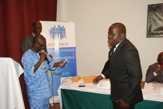 Mamadou Ndoye Bane primé citoyen modèle par le club Model