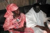 Cheikh Béthio Thioune accompagné en France par sa septième épouse, Adja Déthié Péne