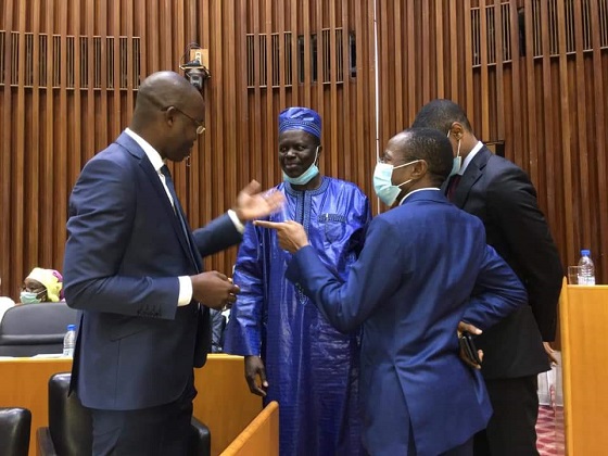 Vote du budget de l'économie numérique et des télécommunications : Yankhoba Diatara en Mode "vents favorables" ... Vote du budget de l'économie numérique et des télécommunications : Yankhoba Diatara en Mode "vents favorables" ...