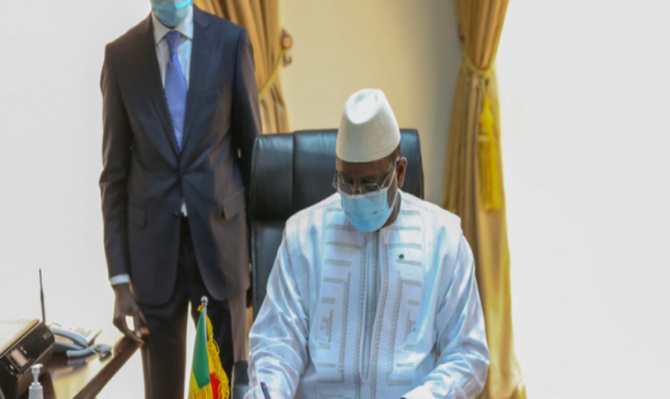 Covid-19: Macky Sall appelle à une réunion d'évaluation de la stratégie de lutte