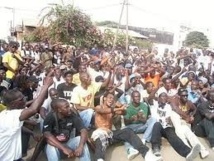 Dahra: Soupçonnés d'avoir incendié le domicile et le véhicule du maire, 9 jeunes de Y en a marre en prison