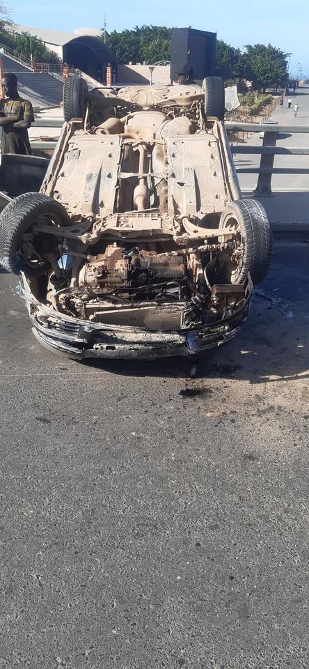 (Photos)-Victime d’un grave accident, le chargé de la communication de Mimi Touré serait... (Photos)-Victime d’un grave accident, le chargé de la communication de Mimi Touré serait...