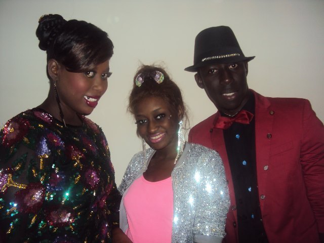 Abou et Fafa avec Kiné, la danseuse de Viviane