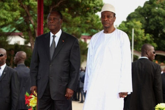 Les militaires guinéens annexent une partie de la Côte d’ivoire, et déscendent le drapeau ivoirien